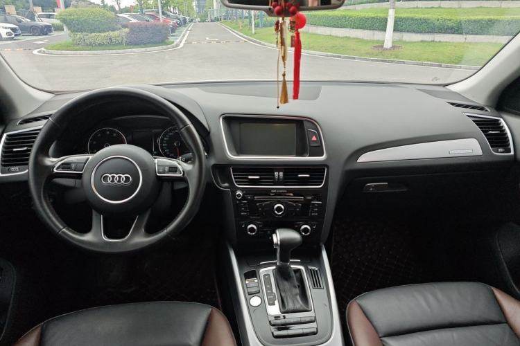 Used Audi Q5 2017 Plus 40 TFSI Technology Model Interior 2