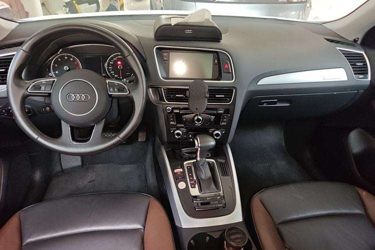 Used Audi Q5 2017 Plus 40 TFSI Technology Model Interior 2