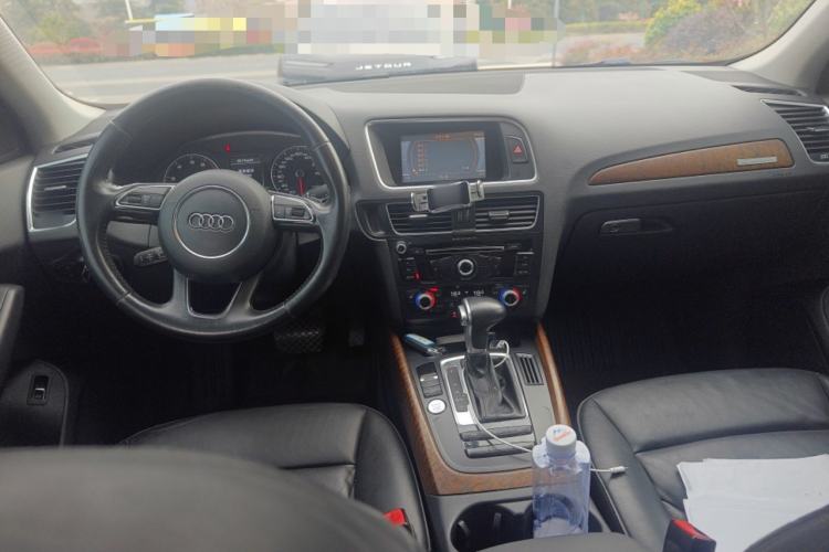 Used Audi Q5 2017 40 TFSI Technology Edition Interior 2