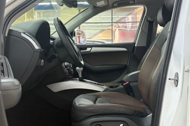 Used Audi Q5 2017 Plus 40 TFSI Technology Model Interior 2