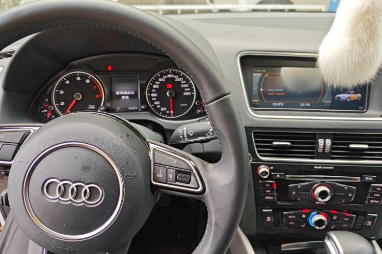 Used Audi Q5 2017 Plus 40 TFSI Ambition Model Interior 2