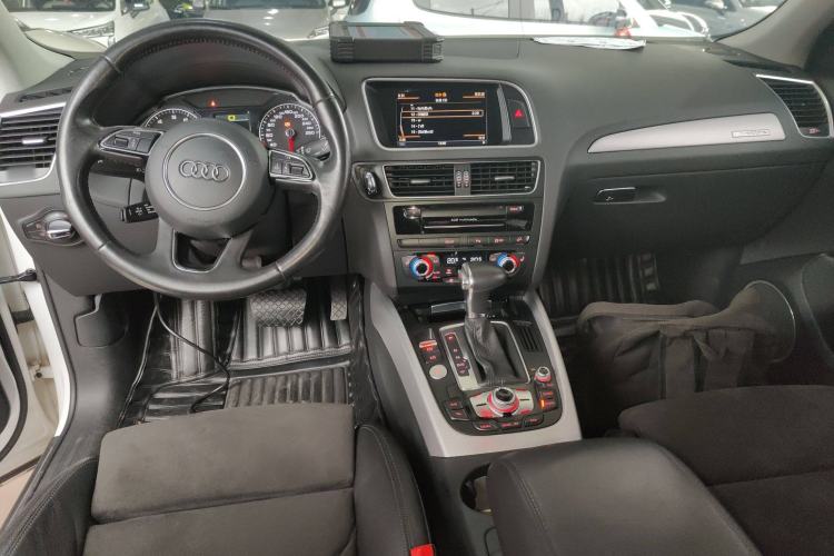Used Audi Q5 2017 40 TFSI Dynamic Edition Interior 2