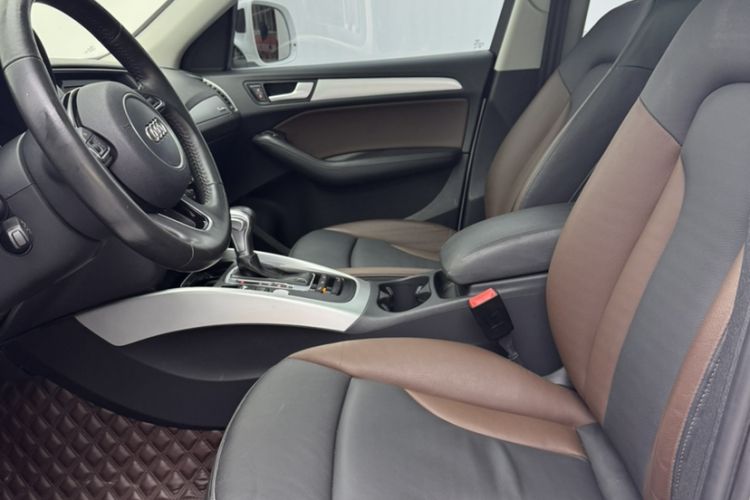Used Audi Q5 2017 Plus 40 TFSI Technology Model Interior 3