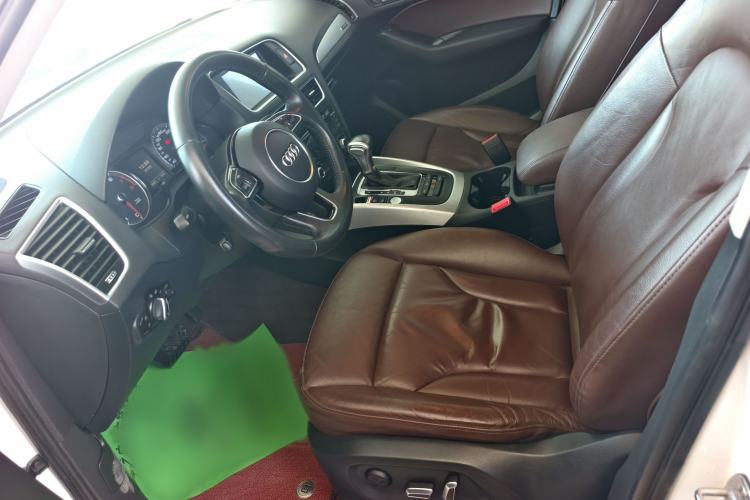 Used Audi Q5 2017 40 TFSI Technology Edition Interior 3