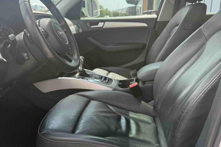 Used Audi Q5 2017 40 TFSI Technology Edition Interior 3