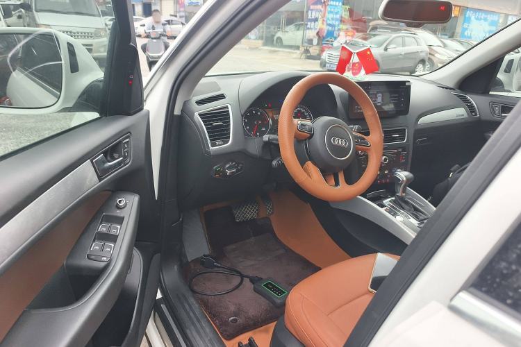 Used Audi Q5 2017 40 TFSI Technology Edition Interior 3