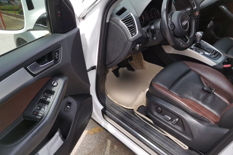 Used Audi Q5 2017 Plus 40 TFSI Technology Model Interior 3