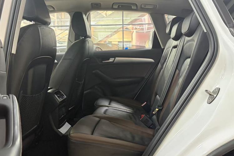 Used Audi Q5 2017 Plus 40 TFSI Technology Model Interior 3