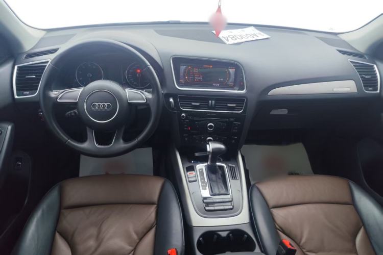 Used Audi Q5 2017 40 TFSI Ambition Edition Interior 4
