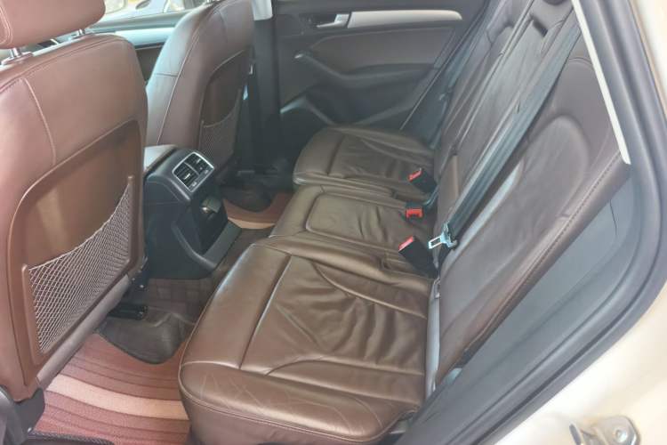 Used Audi Q5 2017 40 TFSI Technology Edition Interior 4