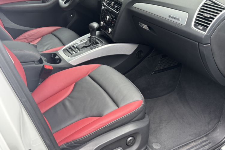 Used Audi Q5 2017 Plus 40 TFSI Technology Model Interior 4