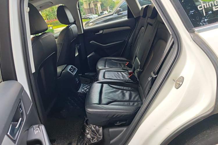 Used Audi Q5 2017 40 TFSI Ambition Edition Interior 4