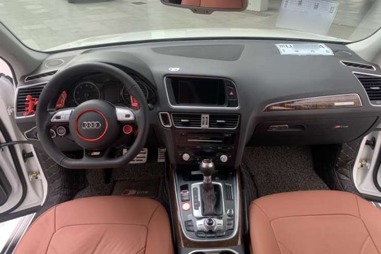 Used Audi Q5 2017 40 TFSI Comfort Model Interior 4