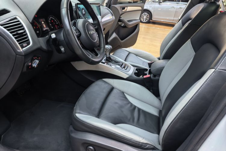 Used Audi Q5 2017 Plus 40 TFSI Technology Model Interior 4