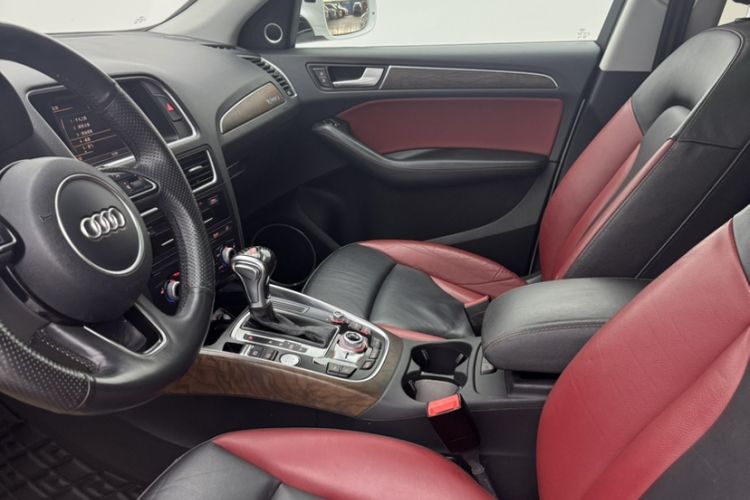 Used Audi Q5 2017 Plus 40 TFSI Comfort Model Interior 4