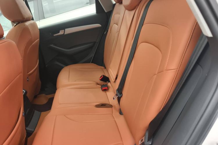 Used Audi Q5 2017 40 TFSI Technology Edition Interior 4