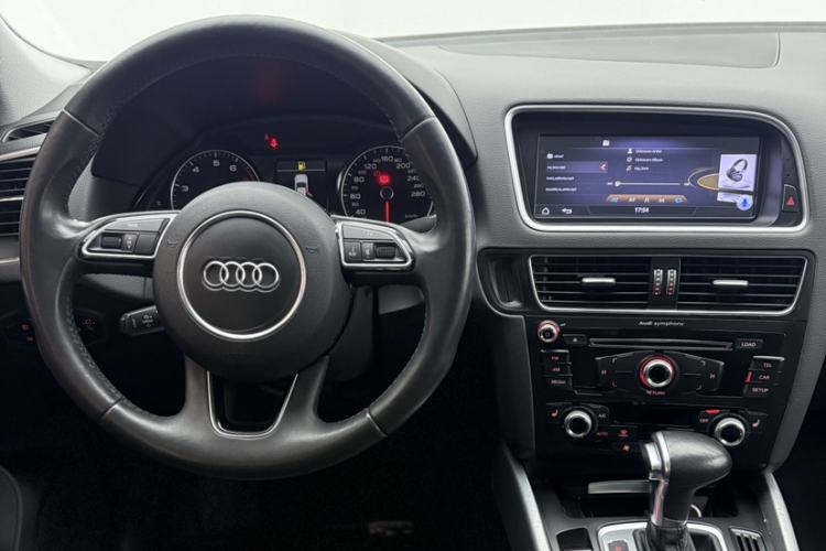 Used Audi Q5 2017 Plus 40 TFSI Technology Model Interior 4