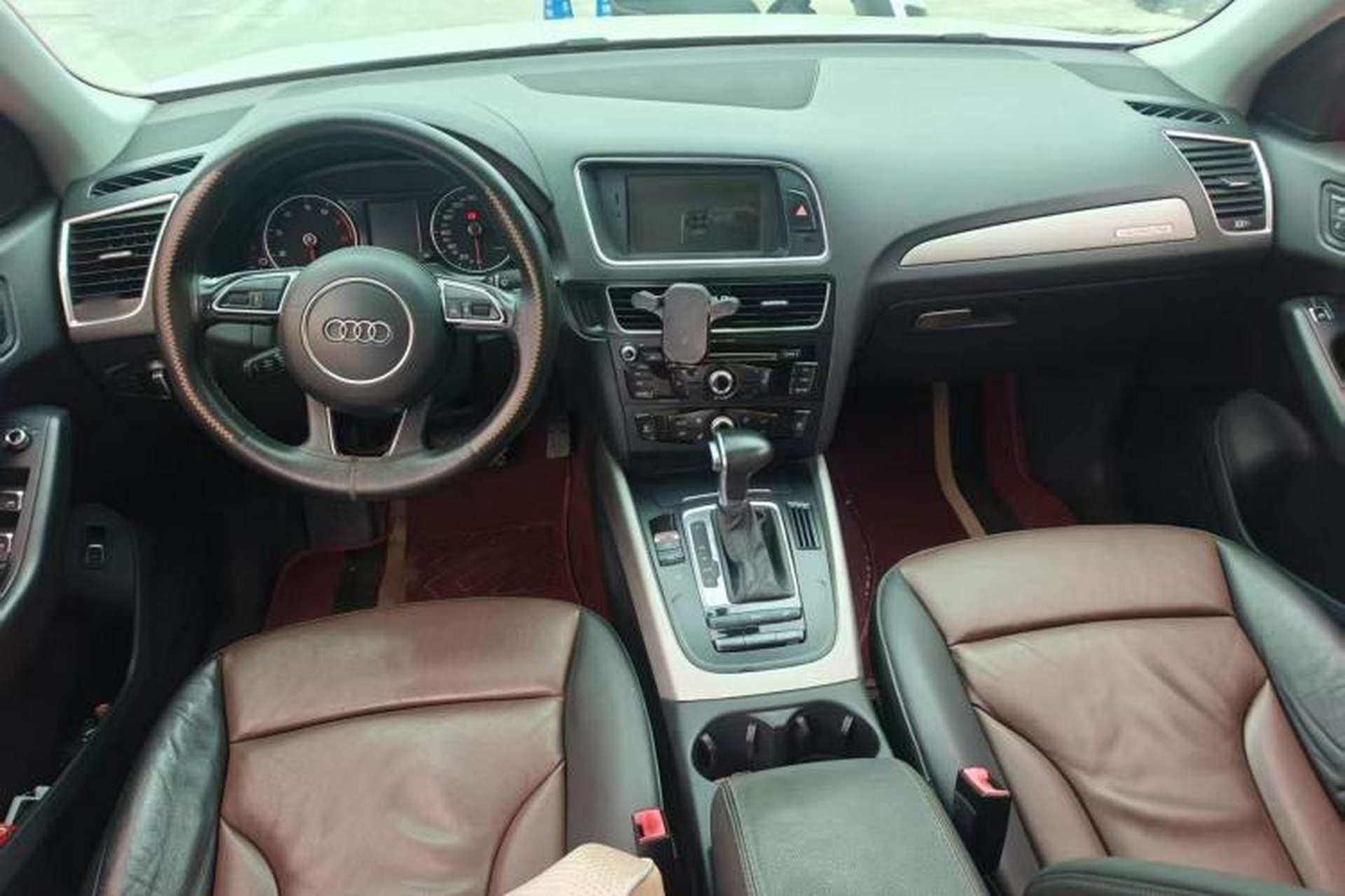 Used Audi Q5 2017 40 TFSI Ambition Edition Interior 4