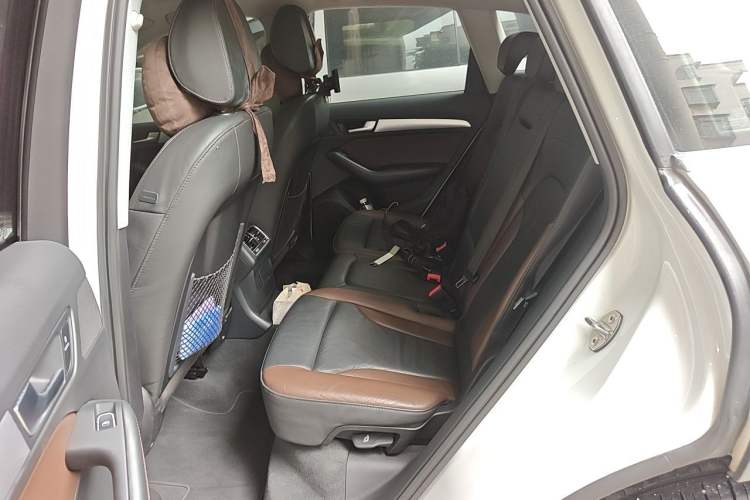 Used Audi Q5 2017 Plus 40 TFSI Technology Model Interior 4