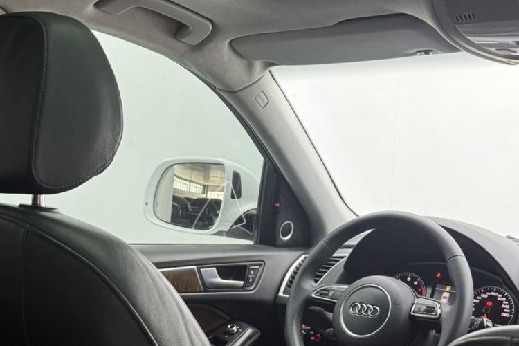 Used Audi Q5 2017 Plus 40 TFSI Comfort Model Interior 4