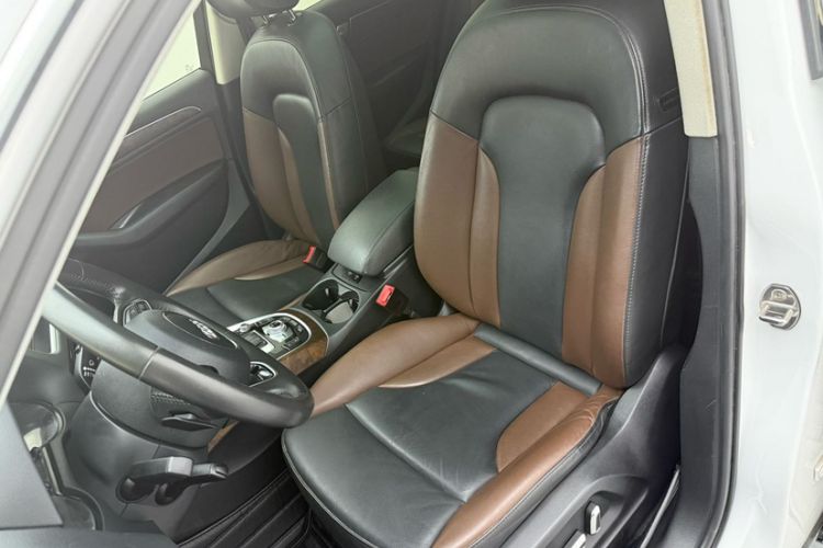 Used Audi Q5 2017 Plus 40 TFSI Comfort Model Interior 5
