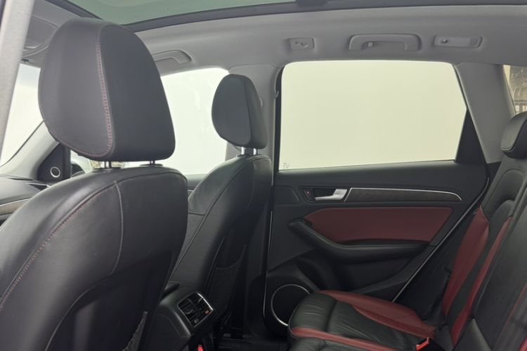 Used Audi Q5 2017 Plus 40 TFSI Comfort Model Interior 5