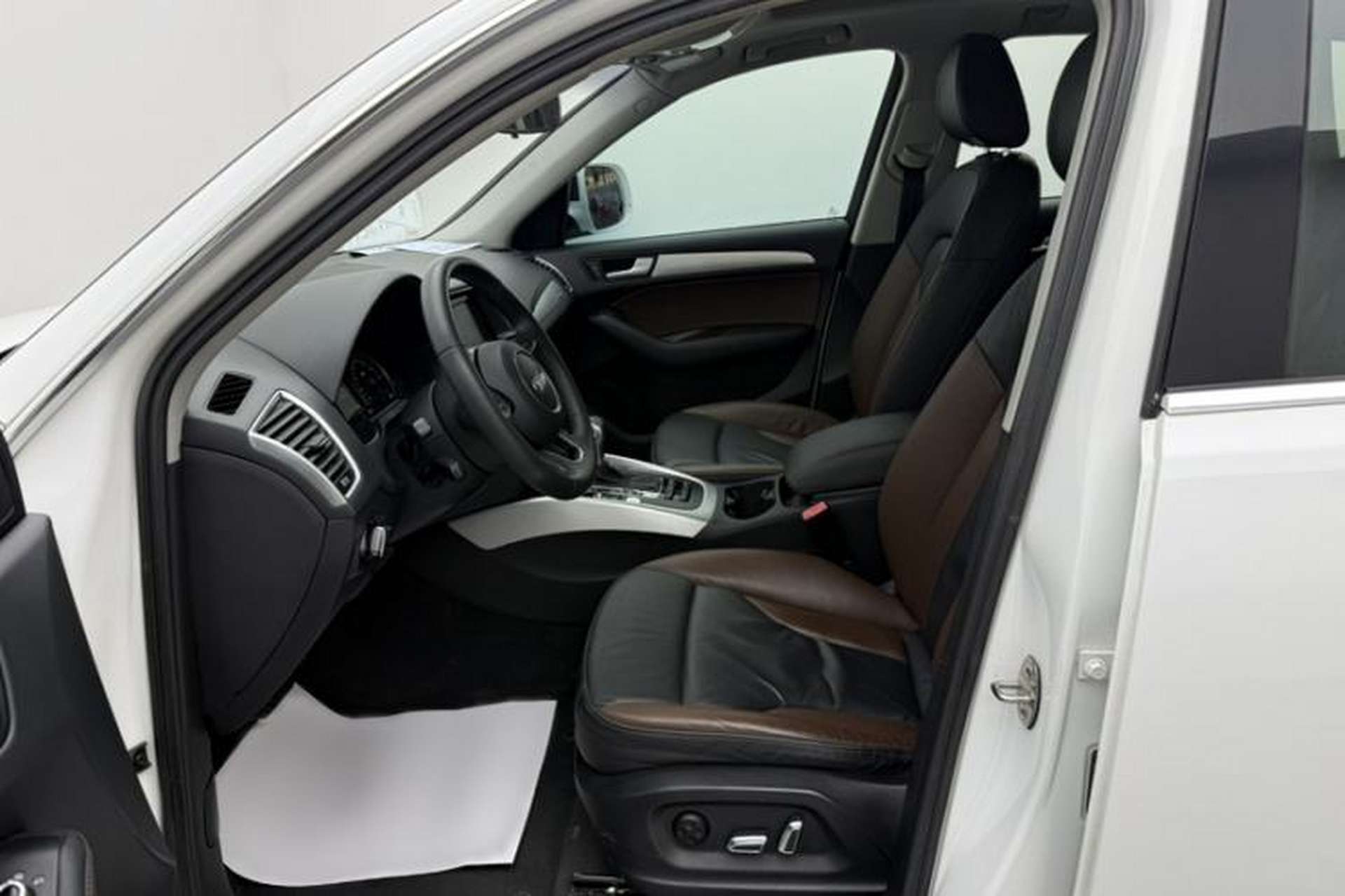 Used Audi Q5 2017 Plus 40 TFSI Technology Model Interior 5