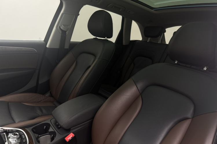Used Audi Q5 2017 40 TFSI Comfort Model Interior 5