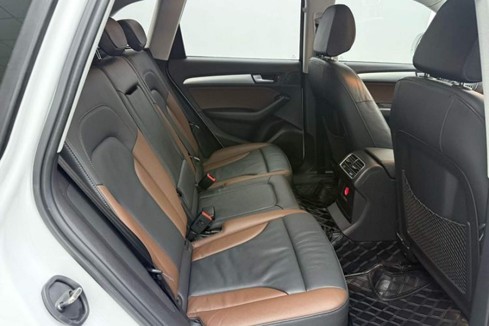 Used Audi Q5 2017 40 TFSI Technology Edition Interior 5