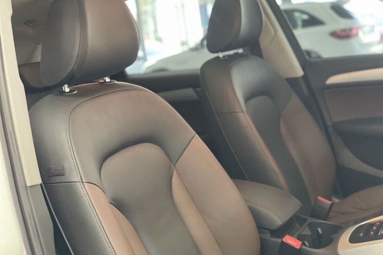 Used Audi Q5 2017 Plus 40 TFSI Technology Model Interior 5