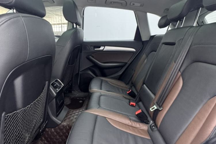 Used Audi Q5 2017 Plus 40 TFSI Technology Model Interior 6