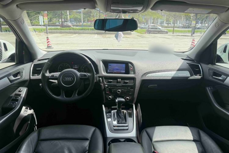 Used Audi Q5 2017 40 TFSI Technology Edition Interior 6