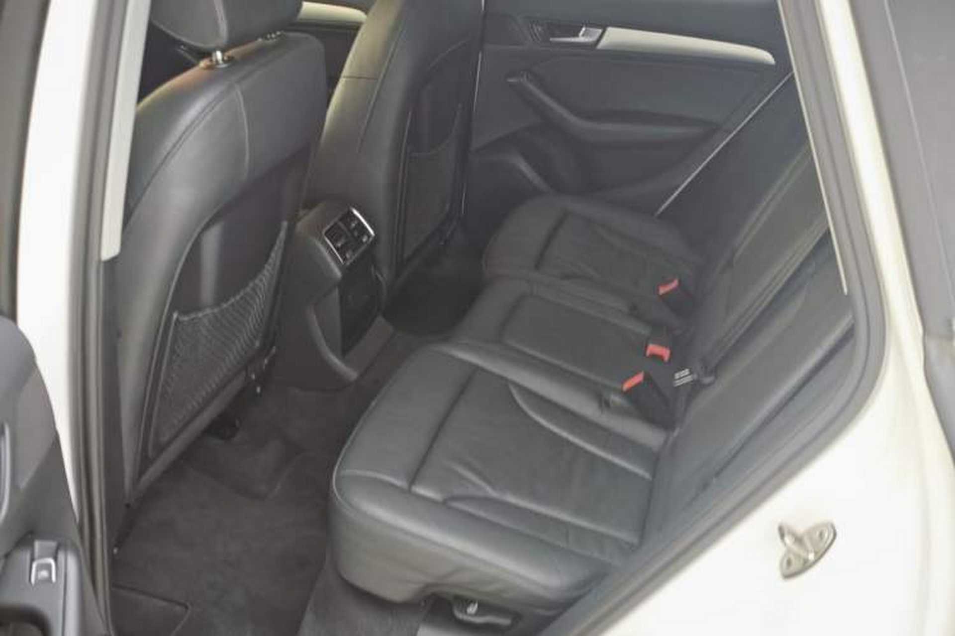 Used Audi Q5 2017 40 TFSI Technology Edition Interior 6
