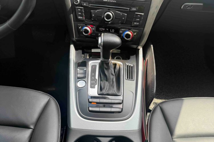 Used Audi Q5 2017 40 TFSI Technology Edition Interior 7