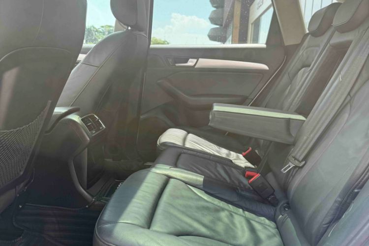 Used Audi Q5 2017 40 TFSI Technology Edition Interior 8