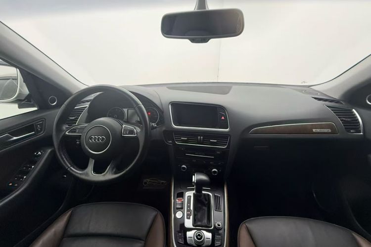 Used Audi Q5 2017 40 TFSI Comfort Model Interior 9