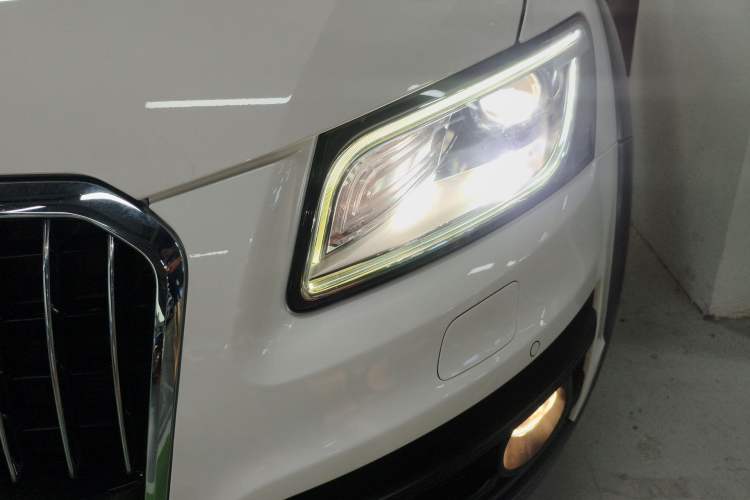 Used Audi Q5 2017 Plus 40 TFSI Technology Model Left Front Headlight