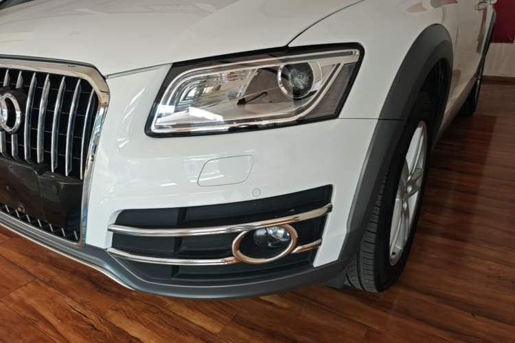 Used Audi Q5 2017 Plus 40 TFSI Technology Model Left Front Headlight