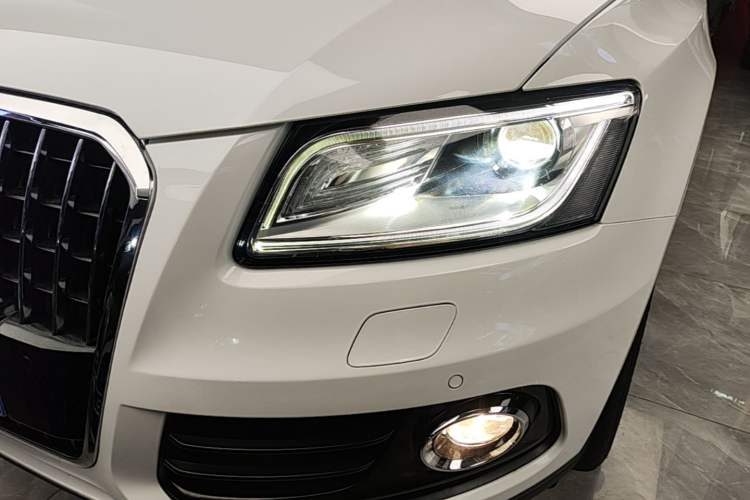 Used Audi Q5 2017 40 TFSI Technology Edition Left Front Headlight