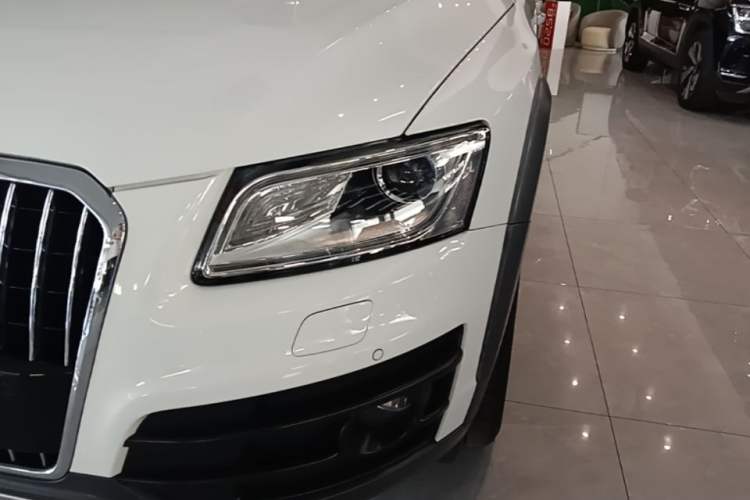 Used Audi Q5 2017 Plus 40 TFSI Technology Model Left Front Headlight
