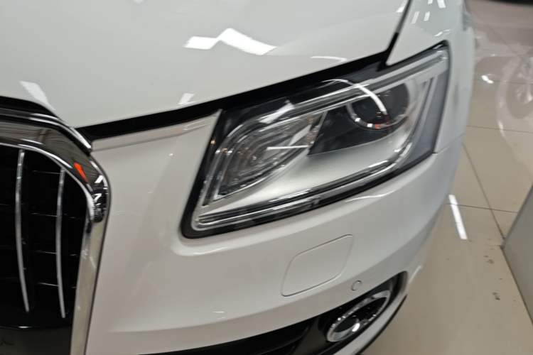 Used Audi Q5 2017 40 TFSI Ambition Edition Left Front Headlight