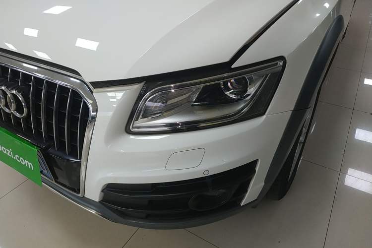 Used Audi Q5 2017 Plus 40 TFSI Technology Model Left Front Headlight