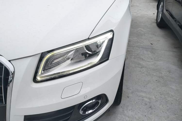 Used Audi Q5 2017 40 TFSI Comfort Model Left Front Headlight
