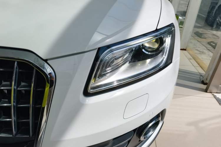 Used Audi Q5 2017 40 TFSI Technology Edition Left Front Headlight