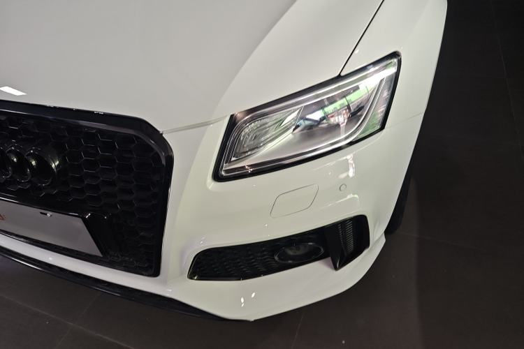 Used Audi Q5 2017 Plus 40 TFSI Technology Model Left Front Headlight
