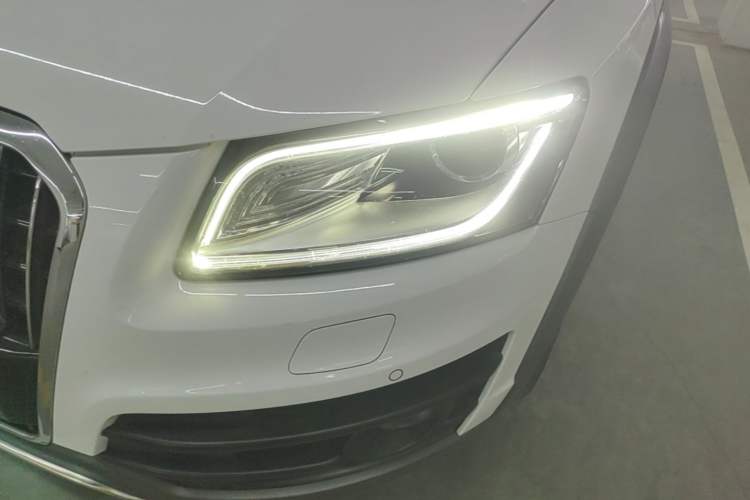 Used Audi Q5 2017 Plus 40 TFSI Technology Model Left Front Headlight