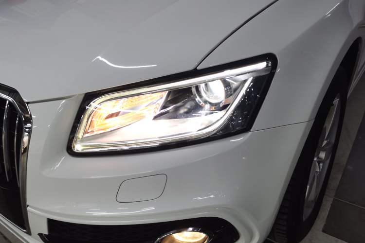 Used Audi Q5 2017 Plus 40 TFSI Ambition Model Left Front Headlight