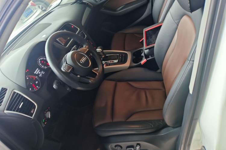Used Audi Q5 2017 40 TFSI Ambition Edition Left Front Seat