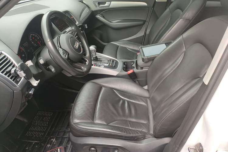 Used Audi Q5 2017 40 TFSI Technology Edition Left Front Seat