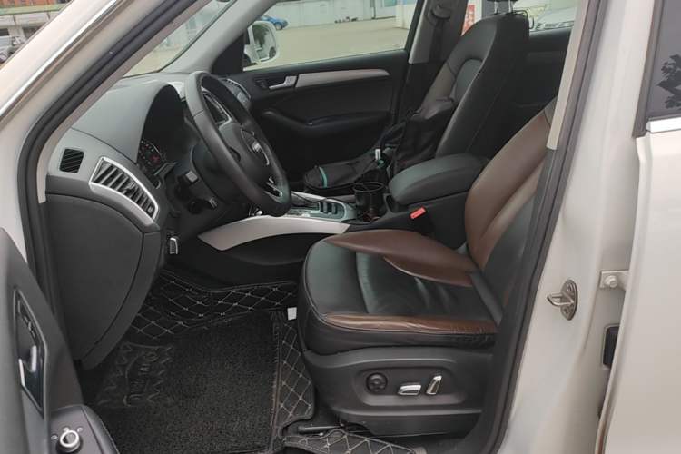 Used Audi Q5 2017 Plus 40 TFSI Technology Model Left Front Seat